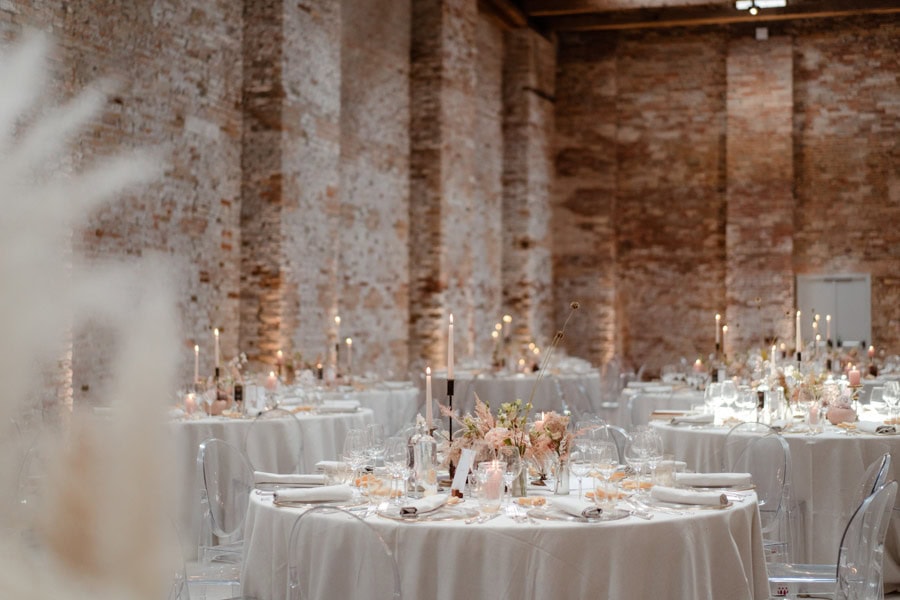 foto sala predisposta per il matrimonio di Gabriele e Chiara